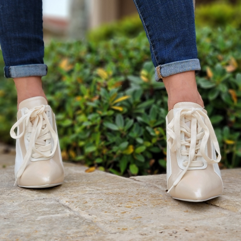 Women Nude Low Cut Pontied Toe Booties - Picture 5 of 6